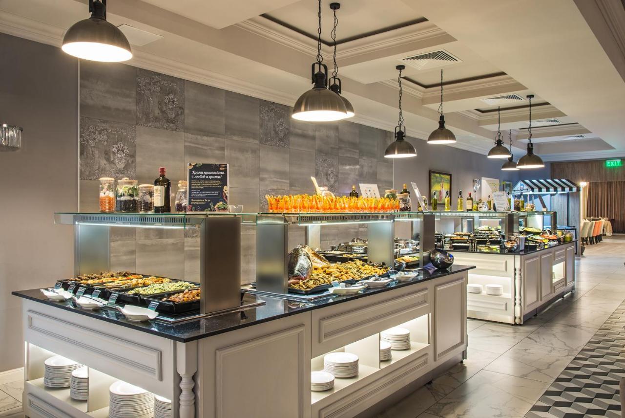 Casa Di Fiore Spa And Medical Hotel, Mineral Pools & Private Beach 크레네보 외부 사진 Buffet at a hotel