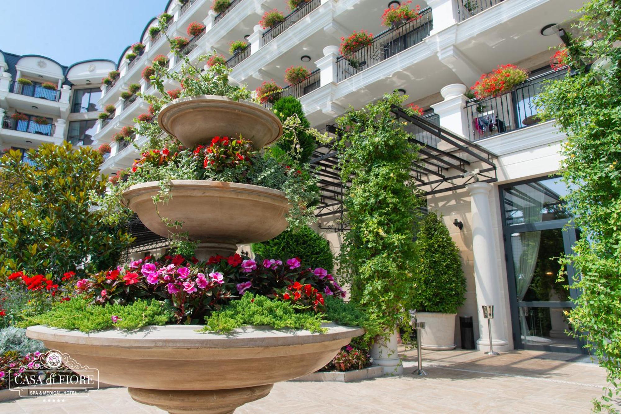 Casa Di Fiore Spa And Medical Hotel, Mineral Pools & Private Beach 크레네보 외부 사진